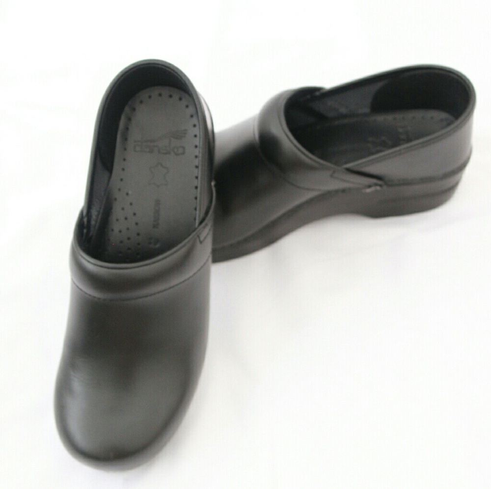 Dansko women's clogs narrow